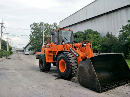 ขายรถตักล้อยาง DOOSAN รุ่น DL300