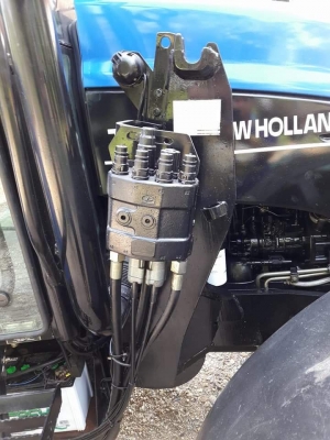 ขายรถไถฟอร์ด NEWHOLLAND TS100 4WD ขายรถไถฟอร์ด NEWHOLLAND TS100 4WD