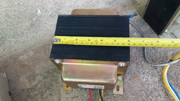 ขายหม้อแปลงไฟ INPUT 220V OUTPUT 100 - 110V