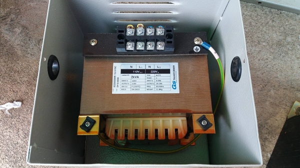 ขายหม้อแปลงไฟ INPUT 220V OUTPUT 100 - 110V  กำลัง 2000 วัตต์