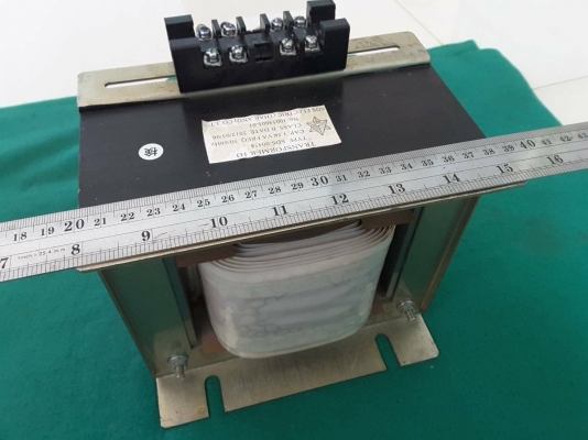 หม้อแปลงไฟ เข้า 220V ออก 110V ขนาด 1,500 วัตต์