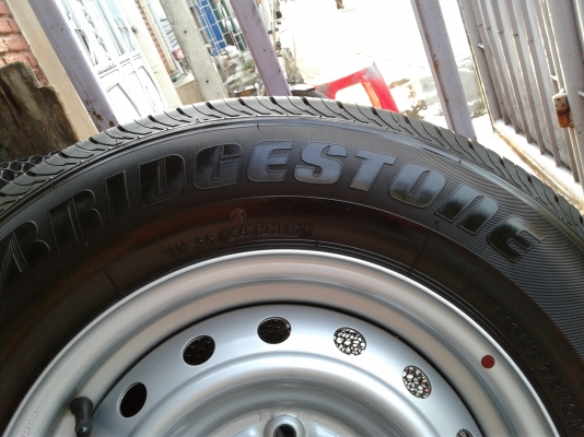 กะทะ+Bridgestone Duravis 195-15C ถอด All New D-max1.9  สภาพดอกเต็ม พร้อมใช้ ไม่มีปะ ราคา 4 วง 6,500 บาท