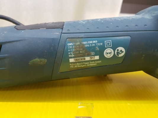 เจียรมือ 4 นิ้ว GWS 7-100 BOSCH สวิทช์ข้าง 720W ของแท้ สภาพดี ใช้ได้ปกติ เจียรมือ 4 นิ้ว GWS 7-100 BOSCH สวิทช์ข้าง 720W ของแท้ สภาพดี ใช้ได้ปกติ