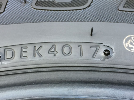 ยาง Bridgestone 245 70 16 ปลายปี17 ดอกเต็ม ไม่มีปะ ใช้ยาว ราคาไม่แพง