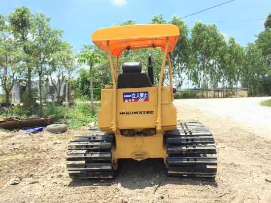 ต้องการขายรถแทร็กเตอร์D2-5PL ซื้อมาดันบ่อกุ้งไม่ค่อยได้ใช้ เปลี่ยนใบมีดใหม่ โซ่ใหม่ ลอลเลอร์ใหม่ เฟืองใหม่ ล้อนำเก่าญี่ปุ่น เครื่องดีไม่มีไอ หม้อน้ำทะลวงใหม่ ระบบเลี้ยวดีมาก เกียร์เดินหน้าถอยหลังดี เชคถ่ายน้ำมันพร้อมใช้งาน ราคาต่อรองคุยกันได้ โทร061661302