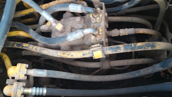 ขาย 735,000 KOMATSU pc 200-6 สเป๊ก JAPAN เครื่องดี ปั้มแรง เอวแน่น ช่วงล่างเต็ม รถสวยพร้อมใช้ เอกสารแจ้งจำหน่าย รถกำลังทำงานอยู่ รถอยู่ โคราช 090-772-3710 090-772-3708