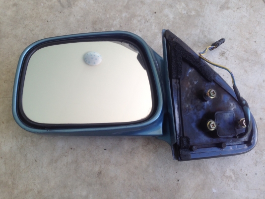 กระจกมองข้าง isuzu dragon แท้ถอด ข้างซ้ายข้างเดียว 1900 บาท