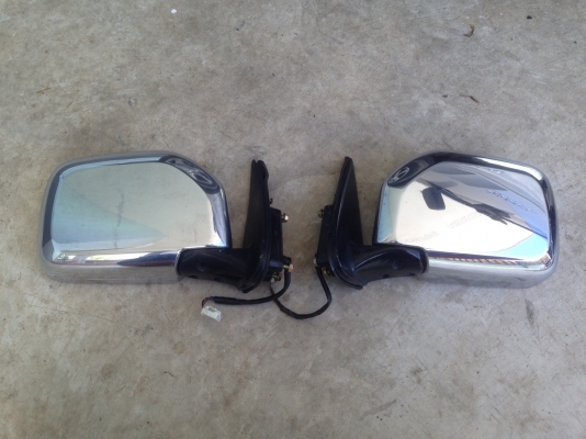 กระจกมองข้าง toyota hilux tiger แท้ถอด คู่ละ2500บาท