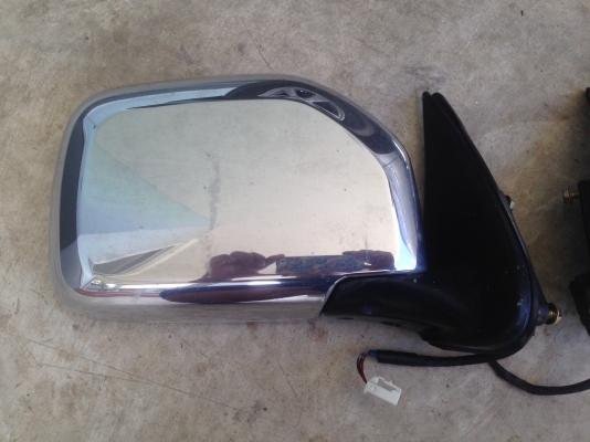 กระจกมองข้าง toyota hilux tiger แท้ถอด คู่ละ2500บาท