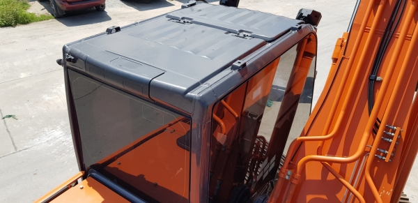 ขายดาวน์รถแบคโฮ HITACHI ZX200-5G ใช้งานเพียง 2 พันชั่วโมง สภาพนางฟ้า