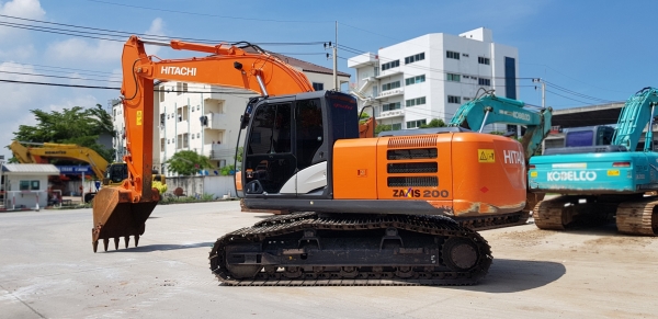 ขายดาวน์รถแบคโฮ HITACHI ZX200-5G ใช้งานเพียง 2 พันชั่วโมง สภาพนางฟ้า