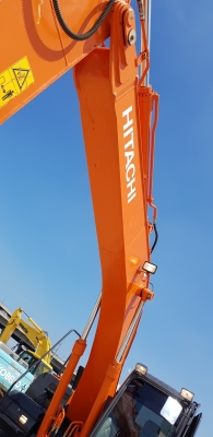 ขายดาวน์รถแบคโฮ HITACHI ZX200-5G ใช้งานเพียง 2 พันชั่วโมง สภาพนางฟ้า