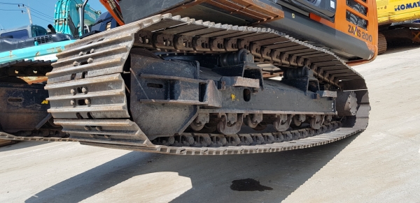 ขายดาวน์รถแบคโฮ HITACHI ZX200-5G ใช้งานเพียง 2 พันชั่วโมง สภาพนางฟ้า