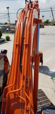 ขายดาวน์รถแบคโฮ HITACHI ZX200-5G ใช้งานเพียง 2 พันชั่วโมง สภาพนางฟ้า