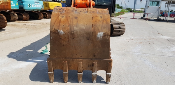 ขายดาวน์รถแบคโฮ HITACHI ZX200-5G ใช้งานเพียง 2 พันชั่วโมง สภาพนางฟ้า