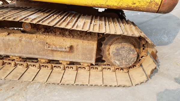 ขายรถแบคโฮ KOMATSU PC130-8 สภาพดี พร้อมใช้งาน ราคาไม่แรง