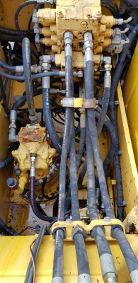 ขายรถแบคโฮ KOMATSU PC130-8 สภาพดี พร้อมใช้งาน ราคาไม่แรง