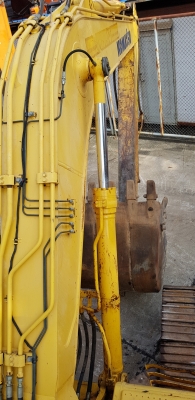 ขายรถแบคโฮ KOMATSU PC130-8 สภาพดี พร้อมใช้งาน ราคาไม่แรง