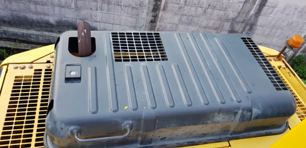 ขายรถแบคโฮ KOMATSU PC130-8 สภาพดี พร้อมใช้งาน ราคาไม่แรง