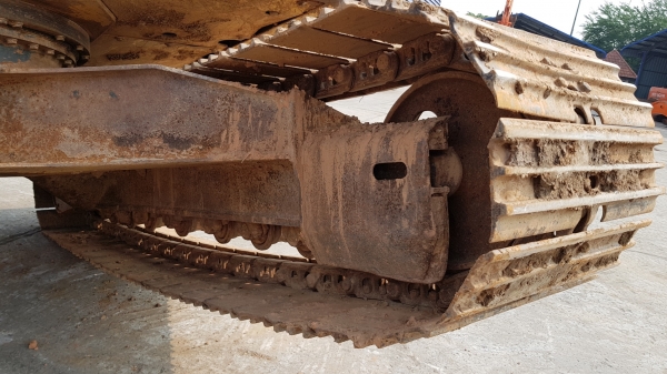 ขายรถแบคโฮ KOMATSU PC130-8 สภาพดี พร้อมใช้งาน ราคาไม่แรง