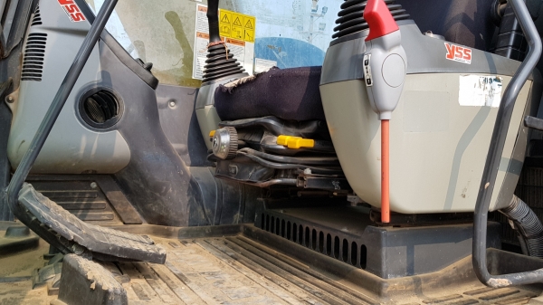 ขายรถแบคโฮ KOMATSU PC130-8 สภาพดี พร้อมใช้งาน ราคาไม่แรง