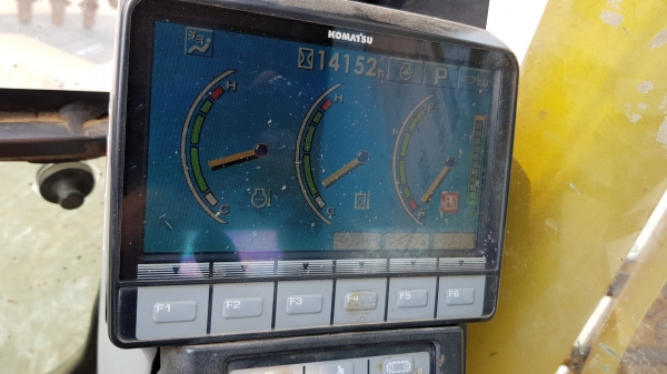 ขายรถแบคโฮ KOMATSU PC130-8 สภาพดี พร้อมใช้งาน ราคาไม่แรง