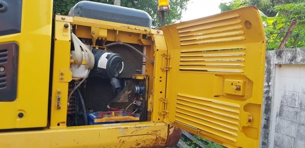 ขายรถแบคโฮ KOMATSU PC130-8 สภาพดี พร้อมใช้งาน ราคาไม่แรง