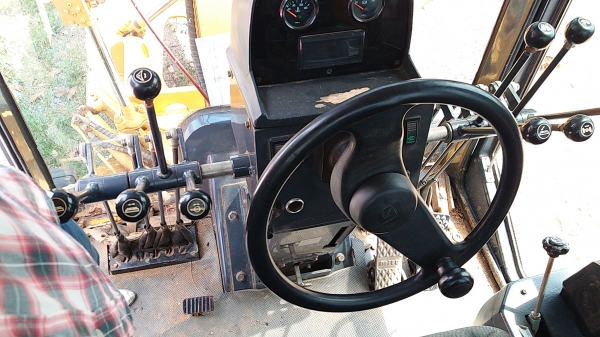 ขาย 1,450,000 รถเกรด LIUGONG CLG 416 ปี 2012 เล่มทะเบียน 3,500 ชม. สวยเหมือนใหม่ รถสวยพร้อมใช้เอกสารพร้อมโอน รถอยู่ กบินบุรี 090-772-3710 090-772-3708 ขาย 1,450,000 รถเกรด LIUGONG CLG 416 ปี 2012 เล่มทะเบียน 3,500 ชม. สวยเหมือนใหม่ รถสวยพร้อมใช้เอกสารพร้อมโอน รถอยู่ กบินบุรี 090-772-3710 090-772-3708