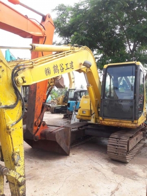 ขายจ้า..KOMATSU PC70-7  เก่านอกแท้  เดิมๆๆ  มีลายแย๊ก  เครื่องปั๊มดี  พร้อมใช้  โทร 089-3818694  จ๊อย..