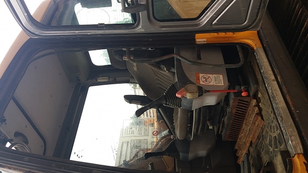 ขาย 735,000 แบคโฮ SANY SY 135 C ทำงาน 5,785 ชม. ไฟฟ้าครบ เครื่องดี ปั้มแรง เอวแน่น โซ่หนาแต่บูชแตก เอกสารแจ้งจำหน่าย รถอยู่ บางนา กทม. 090-772-3710 090-772-3708 ขาย 735,000 แบคโฮ SANY SY 135 C ทำงาน 5,785 ชม. ไฟฟ้าครบ เครื่องดี ปั้มแรง เอวแน่น โซ่หนาแต่บูชแตก เอกสารแจ้งจำหน่าย รถอยู่ บางนา กทม. 090-772-3710 090-772-3708