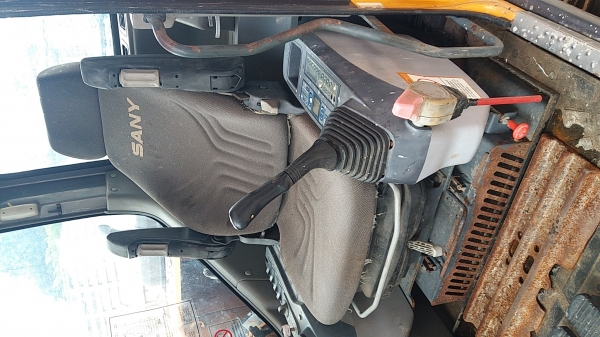 ขาย 735,000 แบคโฮ SANY SY 135 C ทำงาน 5,785 ชม. ไฟฟ้าครบ เครื่องดี ปั้มแรง เอวแน่น โซ่หนาแต่บูชแตก เอกสารแจ้งจำหน่าย รถอยู่ บางนา กทม. 090-772-3710 090-772-3708 ขาย 735,000 แบคโฮ SANY SY 135 C ทำงาน 5,785 ชม. ไฟฟ้าครบ เครื่องดี ปั้มแรง เอวแน่น โซ่หนาแต่บูชแตก เอกสารแจ้งจำหน่าย รถอยู่ บางนา กทม. 090-772-3710 090-772-3708