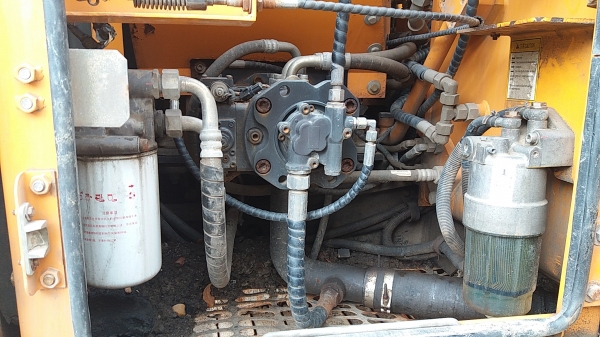 ขาย 735,000 แบคโฮ SANY SY 135 C ทำงาน 5,785 ชม. ไฟฟ้าครบ เครื่องดี ปั้มแรง เอวแน่น โซ่หนาแต่บูชแตก เอกสารแจ้งจำหน่าย รถอยู่ บางนา กทม. 090-772-3710 090-772-3708 ขาย 735,000 แบคโฮ SANY SY 135 C ทำงาน 5,785 ชม. ไฟฟ้าครบ เครื่องดี ปั้มแรง เอวแน่น โซ่หนาแต่บูชแตก เอกสารแจ้งจำหน่าย รถอยู่ บางนา กทม. 090-772-3710 090-772-3708