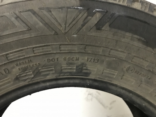 ยาง Nokian 265-65/17 ปี13 มีปะ 2เส้น ขายยกชุด 500 สนใจ 0850448320