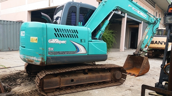 ขาย 1,190,000 KOBELCO sk 75-8 super ทำงาน 8,700 ชม. รถสวยเหมือนใหม่  ไฟฟ้าครบ เครื่องดีเยี่ยม เอวแน่น ช่วงล่างเต็ม เอกสารแจ้งจำหน่าย รถพร้อมใช้ 090-772-3710 090-772-3708