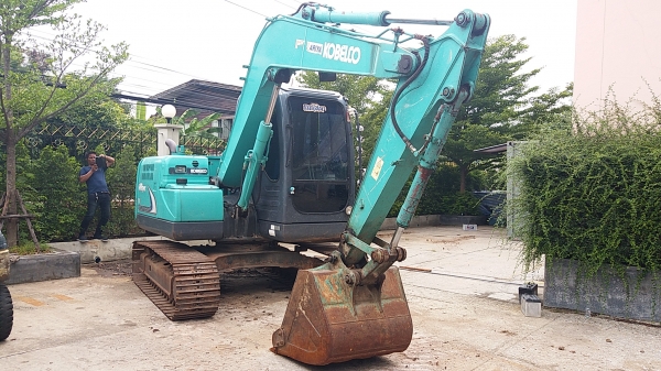 ขาย 1,190,000 KOBELCO sk 75-8 super ทำงาน 8,700 ชม. รถสวยเหมือนใหม่  ไฟฟ้าครบ เครื่องดีเยี่ยม เอวแน่น ช่วงล่างเต็ม เอกสารแจ้งจำหน่าย รถพร้อมใช้ 090-772-3710 090-772-3708