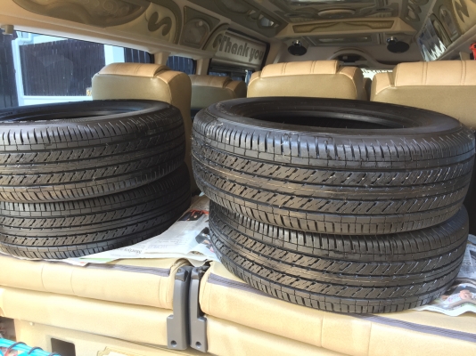 ยางถอดป้ายแดง Dunlop 215 65 16 ปี18 ราคาไม่แพง ยางถอดป้ายแดง Dunlop 215 65 16 ปี18 ราคาไม่แพง