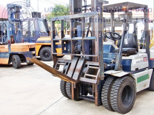 ขาย รถโฟล์คลิฟท์ KOMATSU รุ่น FD30H-11