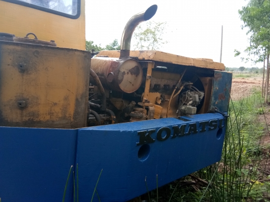 ขายแบคโฮKOMATSU. PC-60-1เก่าไทยใช้งานอยู่เอวแน่นโซ่ดีปั้มเฟืองตามสภาพสนใจโทร0641019335/0807346335ครับ