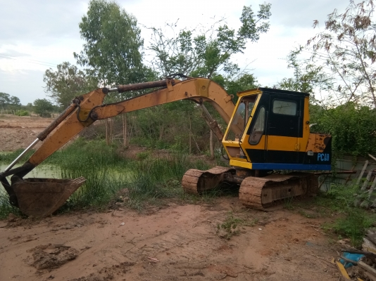 ขายแบคโฮKOMATSU. PC-60-1เก่าไทยใช้งานอยู่เอวแน่นโซ่ดีปั้มเฟืองตามสภาพสนใจโทร0641019335/0807346335ครับ