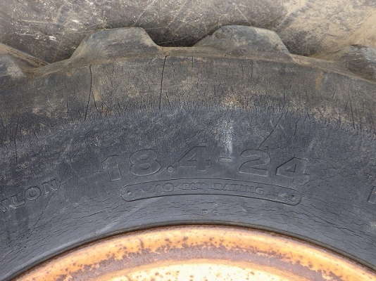 ขายรถตัก KOMATSU 515 สมบูรณ์พร้อมใช้ครับ FROM JAPAN ติดต่อ 063-9316985 ID LINE : 0639316985