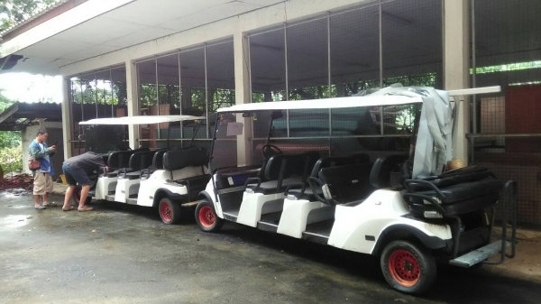 รถกอล์ฟ ยี่ห้อ GOLFER 6+2 ที่นั่ง  ( 2 คัน)