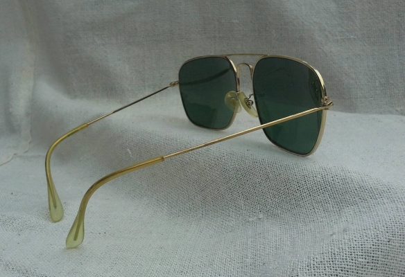 แว่นตาเฟรนช์โกลฟิลด์ 14 K ยุค '60s โมเดลซุปเปอร์คลาสสิค 'สี่เหลี่ยม - นักบิน - ใหญ่' แว่นตาเฟรนช์โกลฟิลด์ 14 K ยุค '60s โมเดลซุปเปอร์คลาสสิค 'สี่เหลี่ยม - นักบิน - ใหญ่'