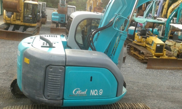 ต้องการขายรถขุดKOBELCO-SK135SR-1Eรถนอกนำเข้าจากญี่ปุ่น