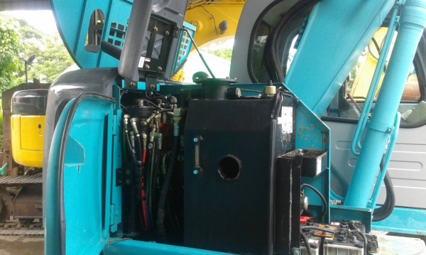 ต้องการขายรถขุดKOBELCO-SK135SR-1Eรถนอกนำเข้าจากญี่ปุ่น