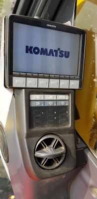 ขายรถแบคโฮ KOMATSU PC200-8MO ใช้งาน 8 พันชั่วโมง สภาพเทพบุตร