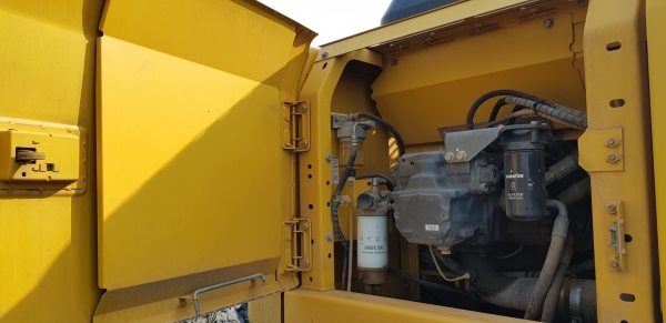 ขายรถแบคโฮ KOMATSU PC200-8MO ใช้งาน 8 พันชั่วโมง สภาพเทพบุตร