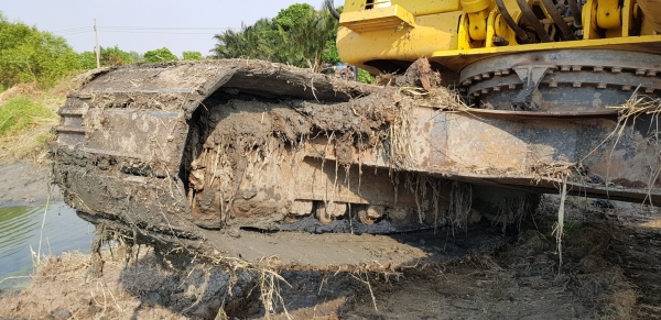 ขายรถแบคโฮ KOMATSU PC200-8MO ใช้งาน 8 พันชั่วโมง สภาพเทพบุตร