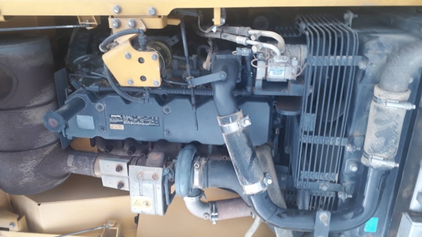 ขายรถแบคโฮ KOMATSU PC200-8N1 พร้อมไลน์หัวกระแทก ใช้งาน 6 พันชั่วโมง