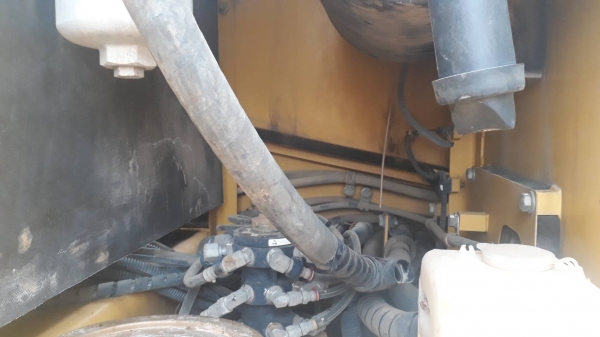 ขายรถแบคโฮ KOMATSU PC200-8N1 พร้อมไลน์หัวกระแทก ใช้งาน 6 พันชั่วโมง