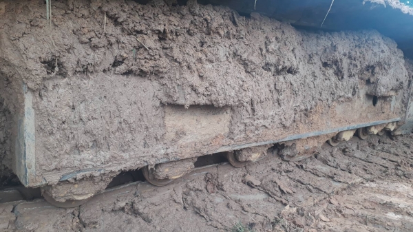 ขายรถแบคโฮ KOMATSU PC200-8N1 พร้อมไลน์หัวกระแทก ใช้งาน 6 พันชั่วโมง